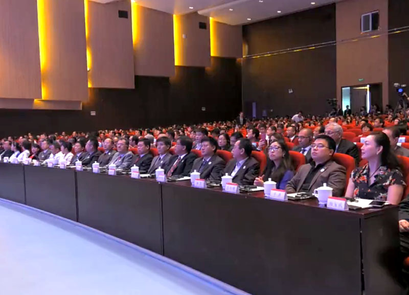 每个妇女，每个儿童启动仪式